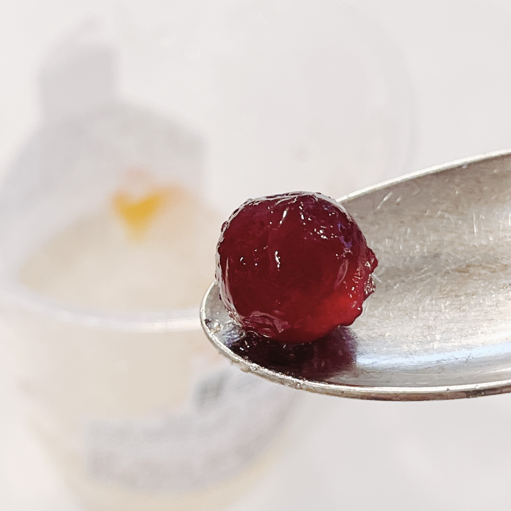 成城石井のおすすめスイーツ「彩り果実のハイビスカスティーゼリー」