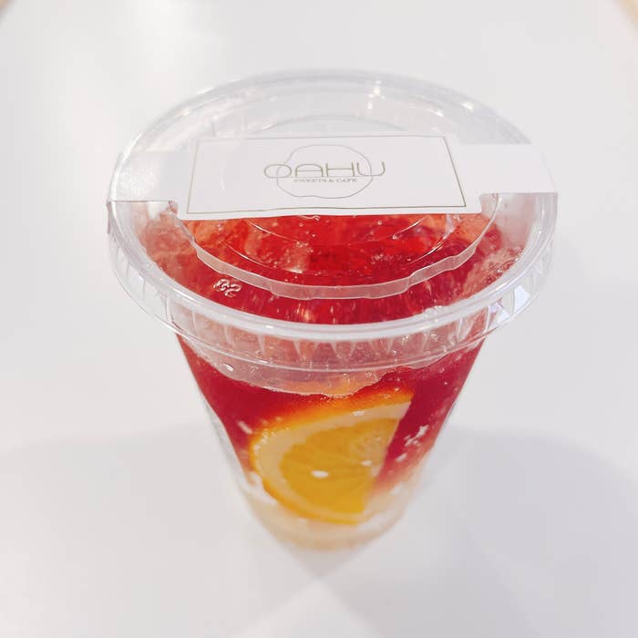 成城石井のおすすめスイーツ「彩り果実のハイビスカスティーゼリー」