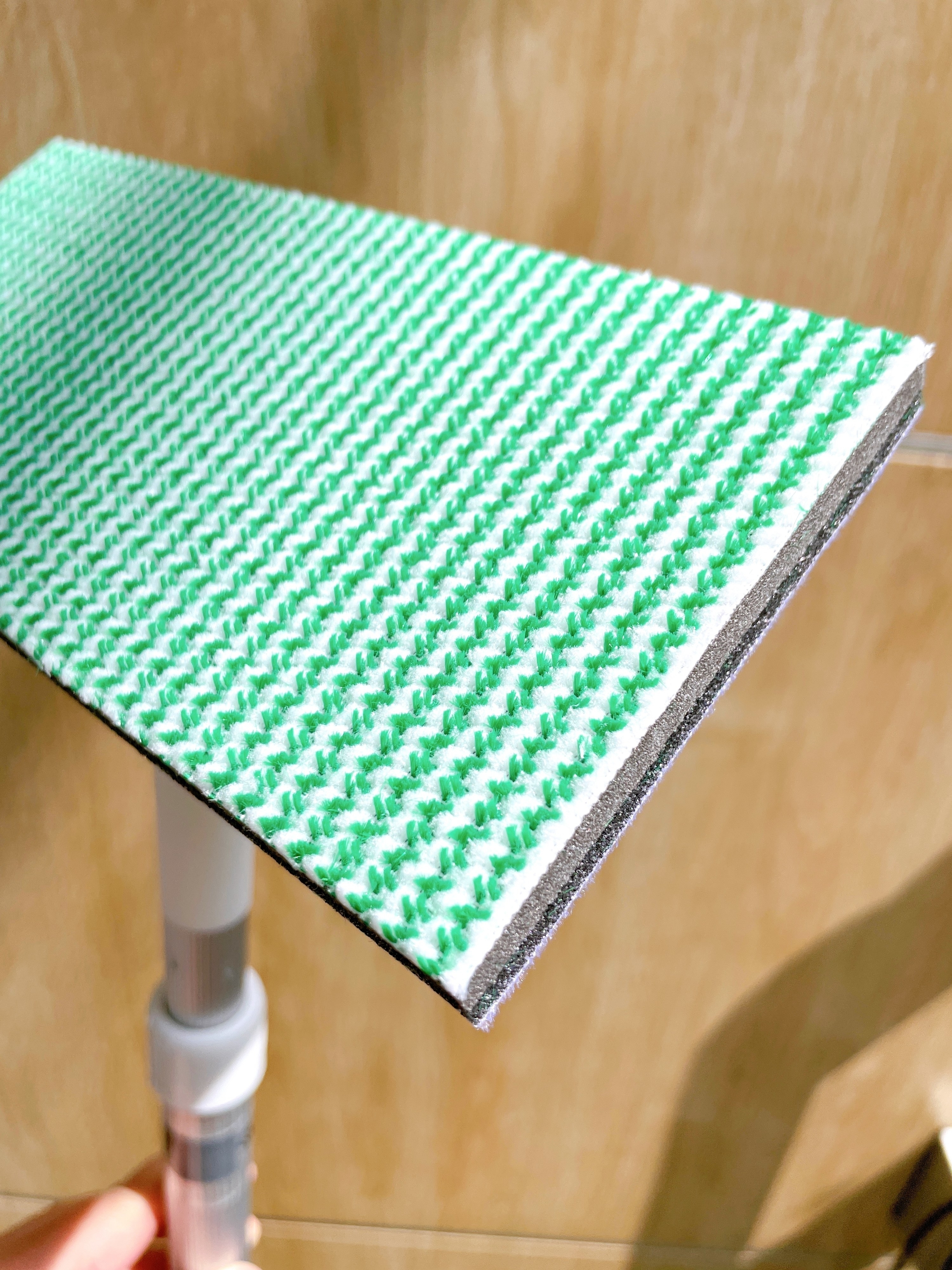 CAINZ(カインズ)のおすすめお掃除グッズ「玄関タイルの汚れを落とすブラッシングスポンジ伸縮柄」