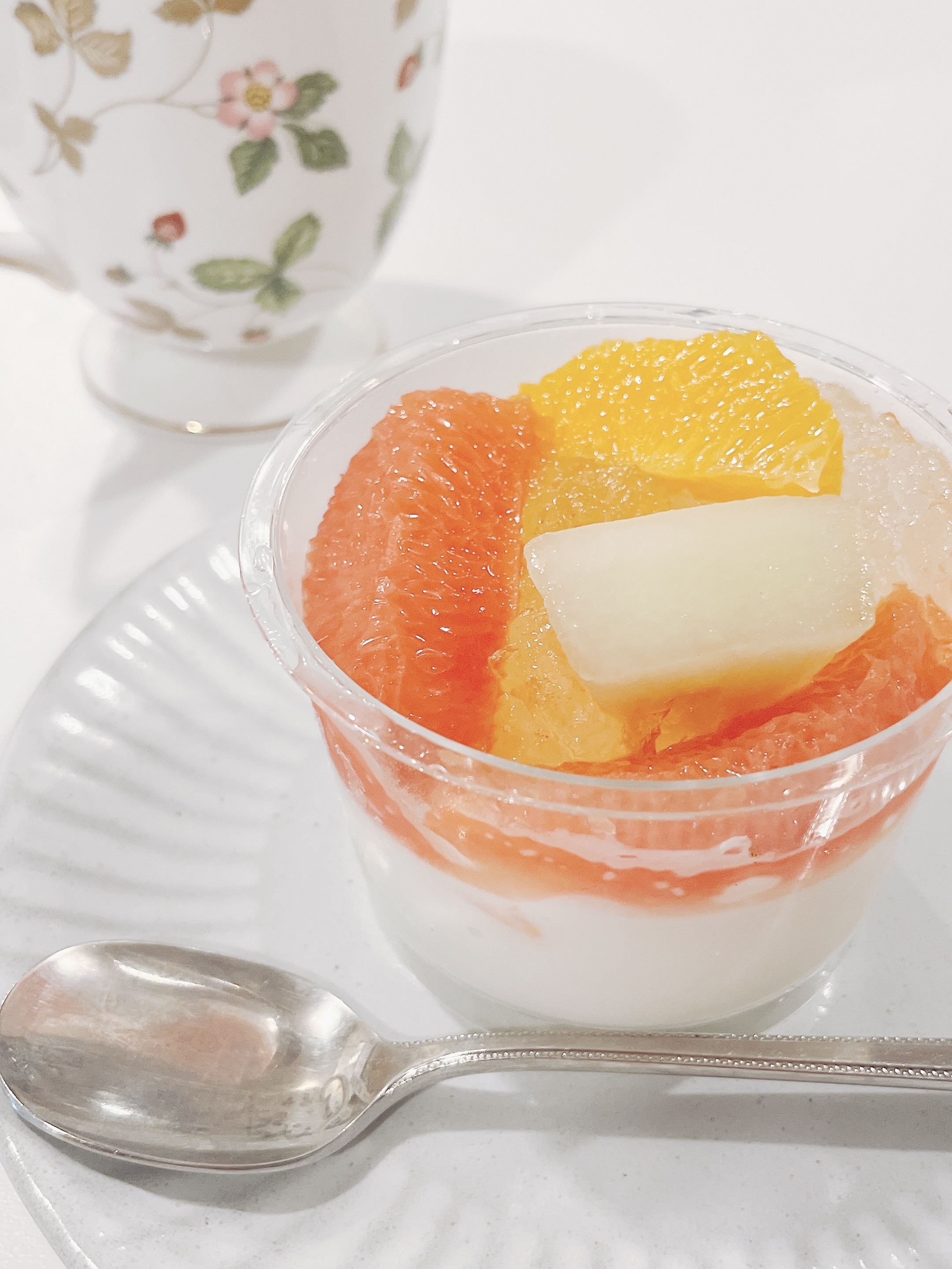 成城石井のオススメの商品「フレッシュ柑橘とメロンの杏仁豆腐」