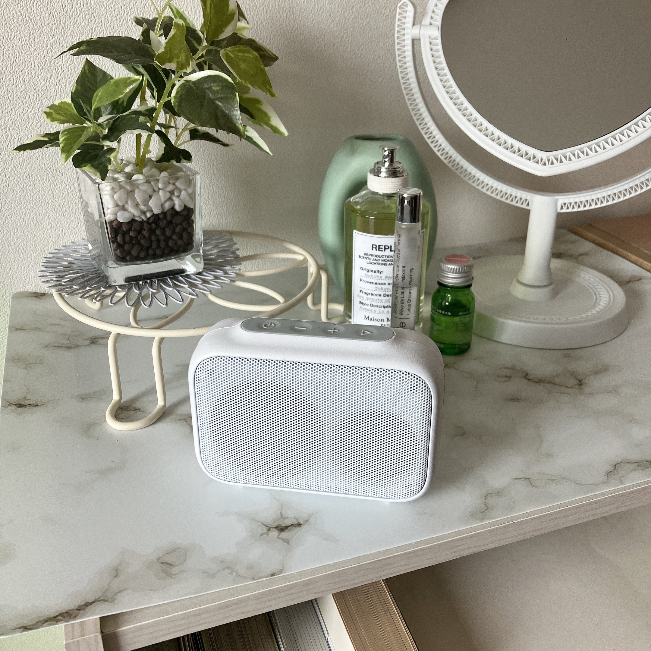 DAISO(ダイソー)のおすすめ音楽機器「ブルートゥーススピーカー(WS001、ホワイト)」