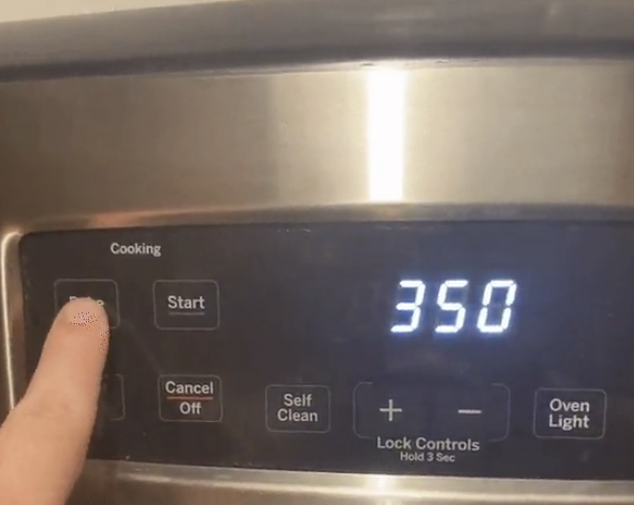 oven displaying 350ºF