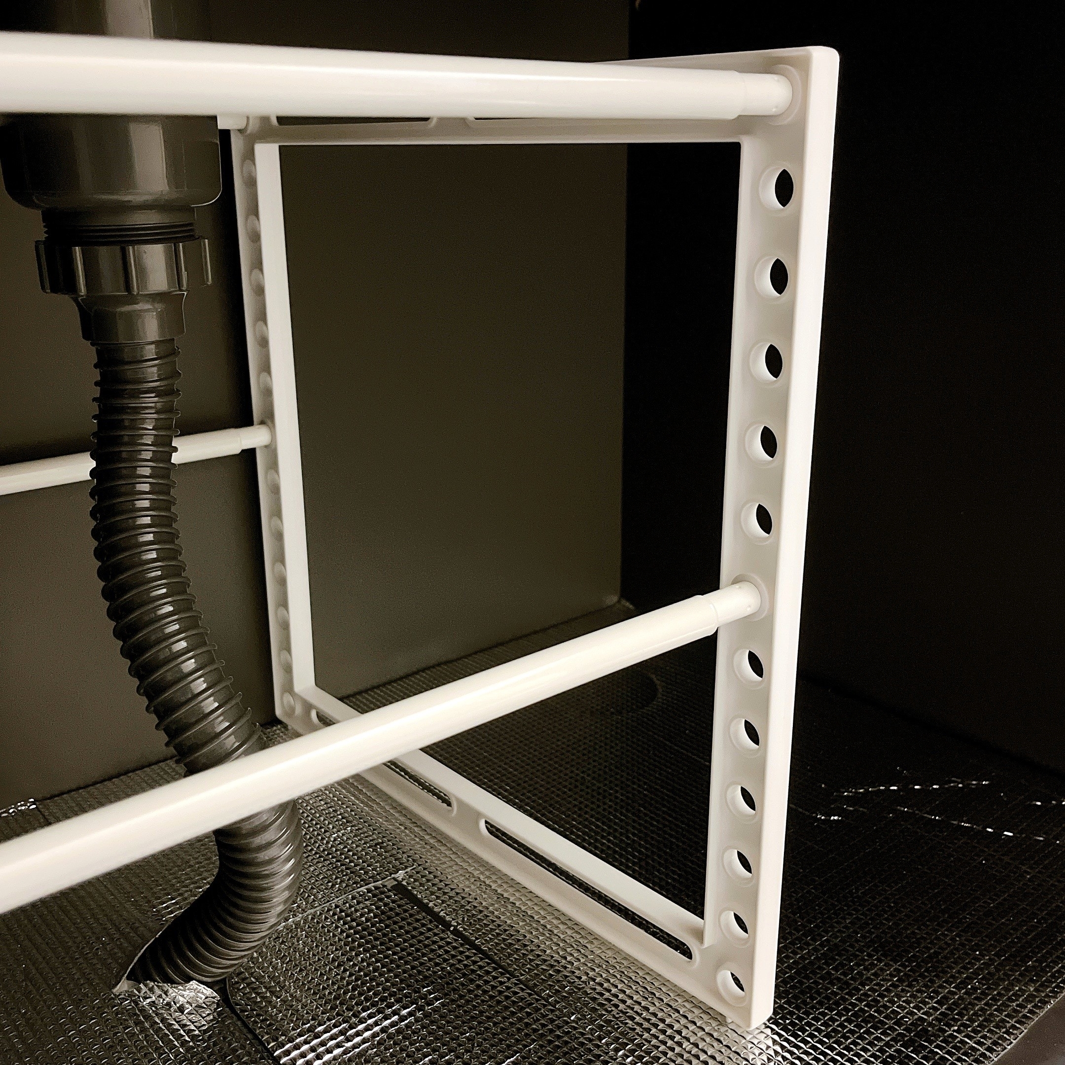 ニトリのオススメの商品「シンク下伸縮ラック（イータ 奥行40cm ホワイト）」