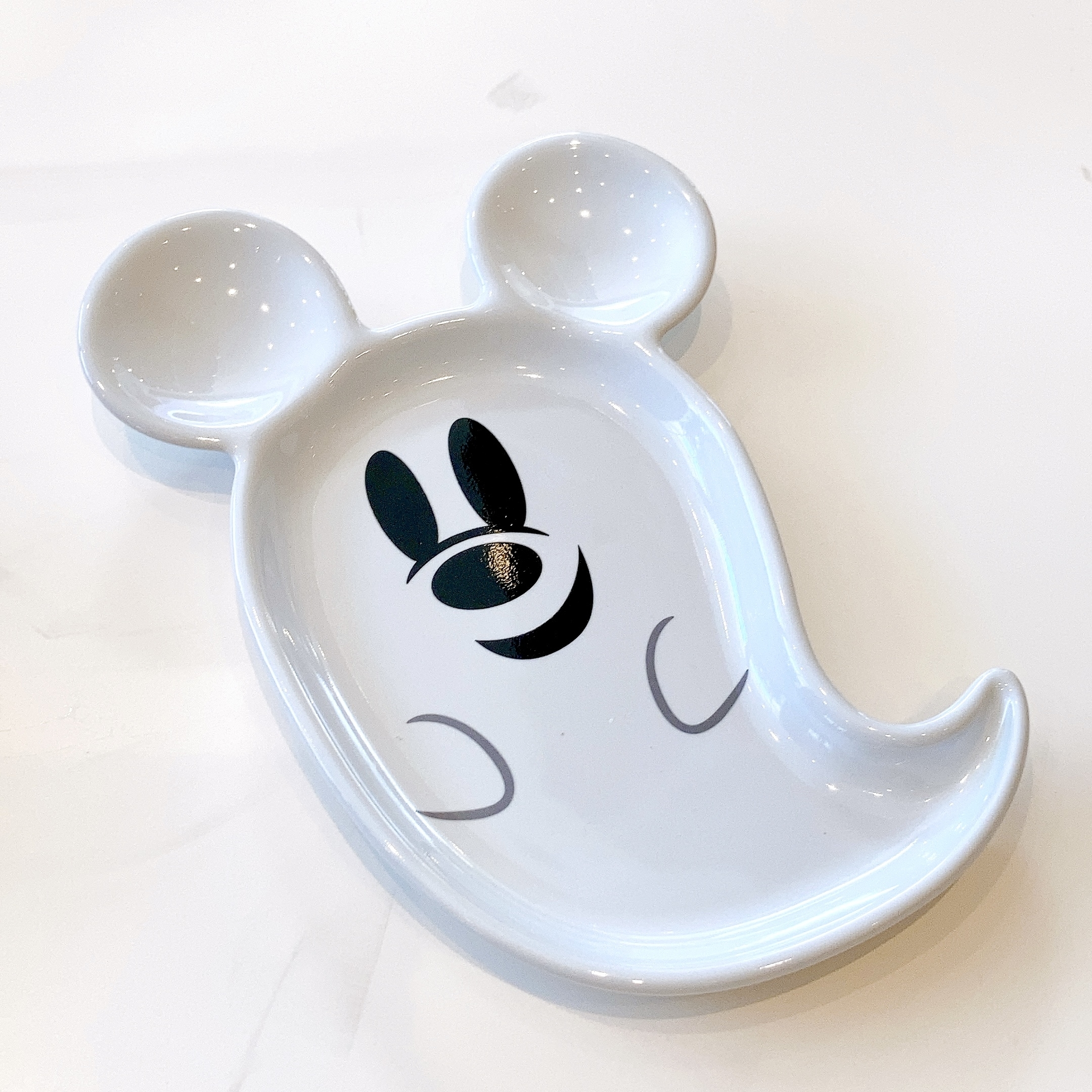 ディズニーランドとシーで買える「ハロウィーン限定スイーツ」