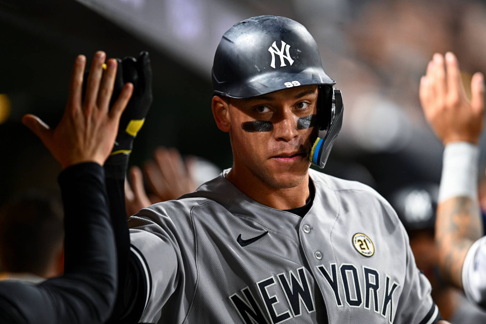 Aaron Judge Honors Roberto Clemente With Jordan Cleats Complex