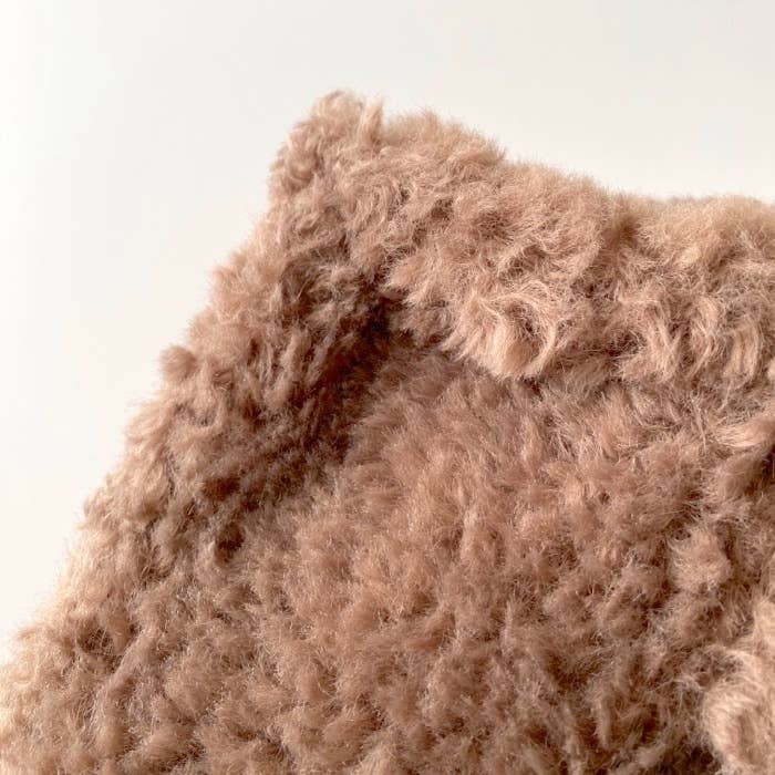 GU(ジーユー)のおすすめアイテム「ボアミニショルダーバッグ」