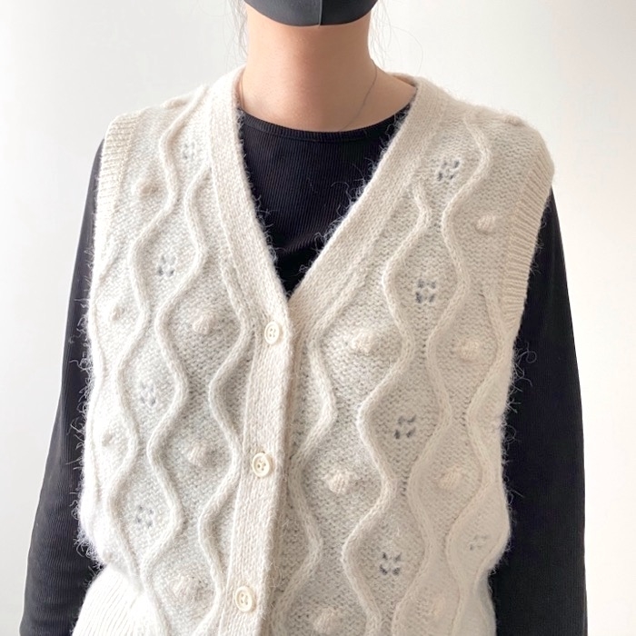 ユニクロのおすすめトップス「ポインテールベスト」