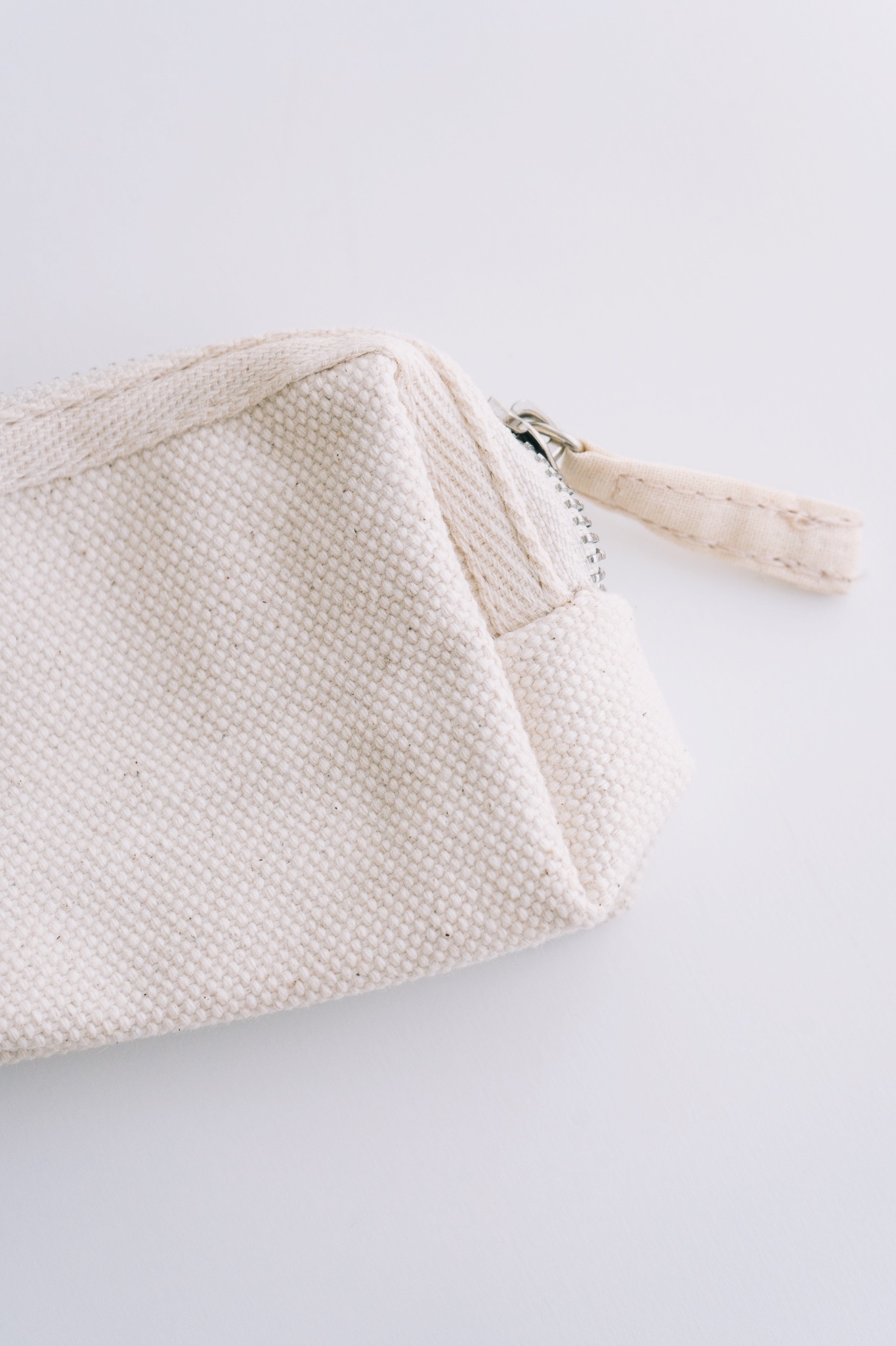 salut!（サリュ）のオススメ雑貨「Box Pouch 007（ボックスポーチ）」