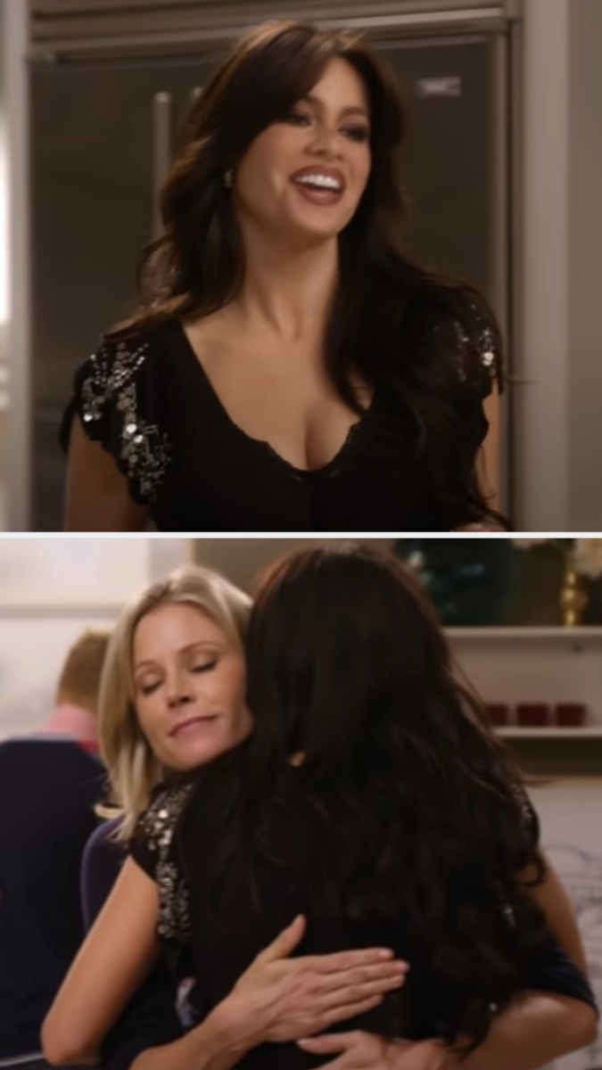 Sofia Vergara and Julie Bowen in &quot;Modern Family&quot;