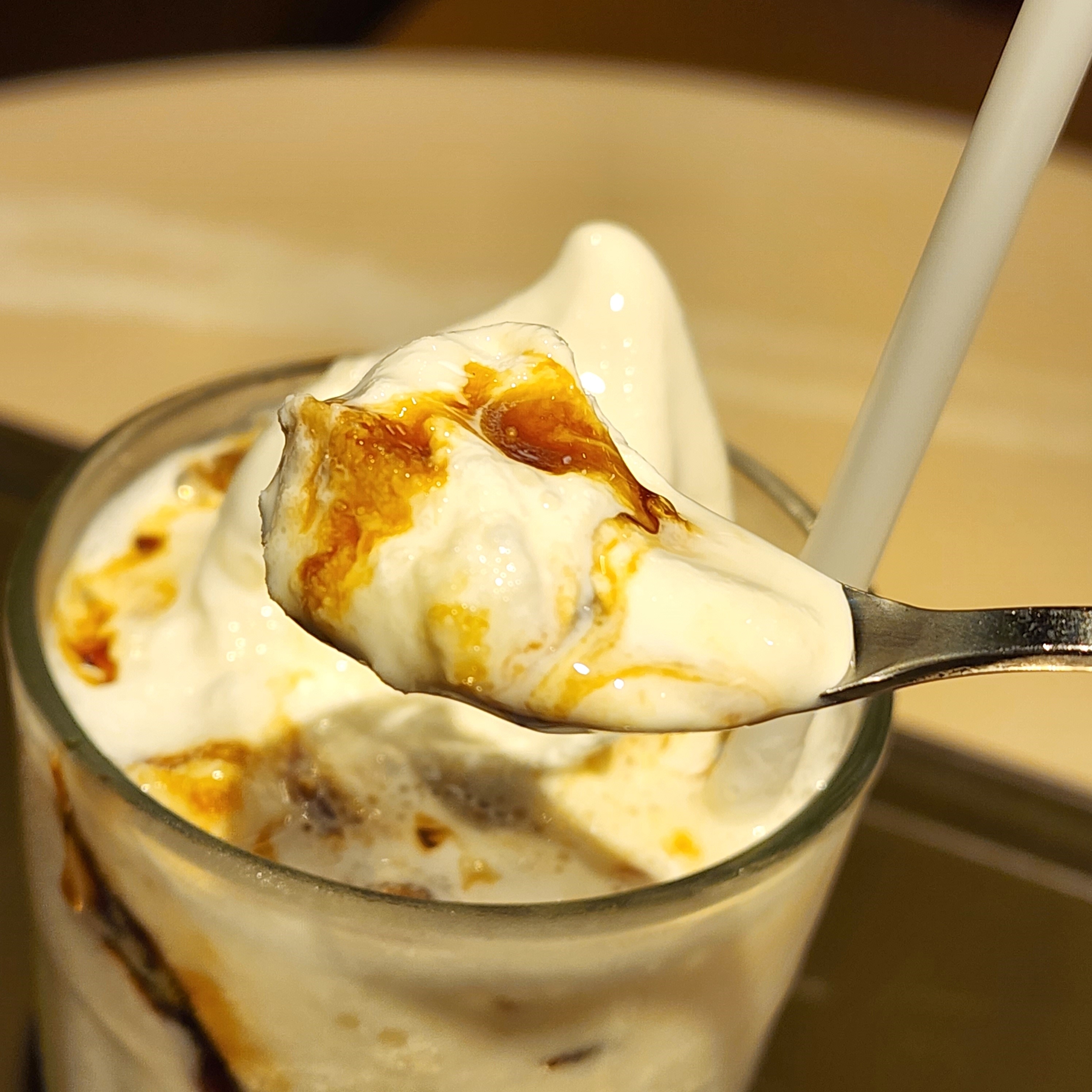 サンマルクカフェのおすすめドリンク「コーヒーゼリーパフェスムージーwith北海道ミルクソフト」