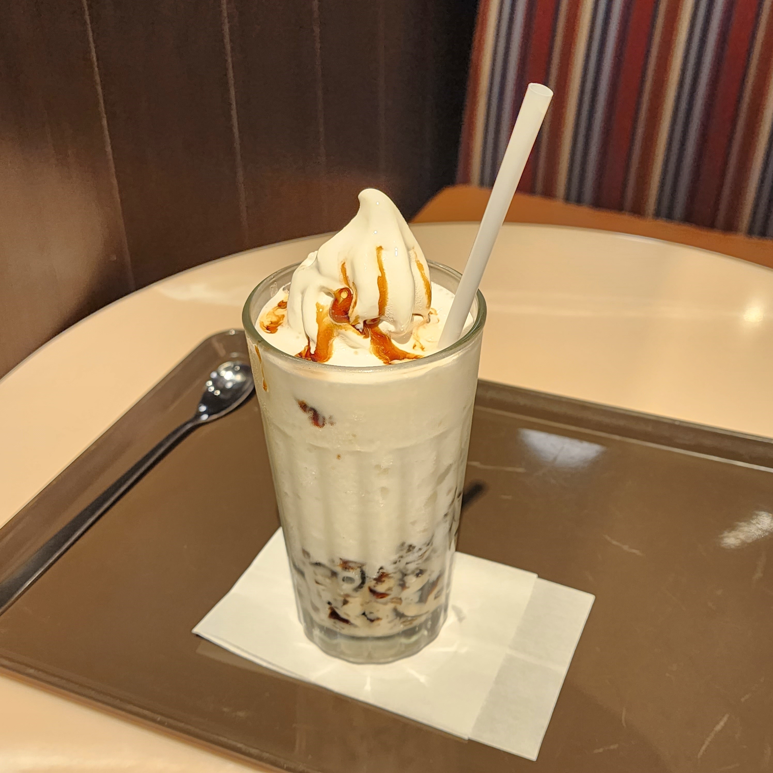 サンマルクカフェのおすすめドリンク「コーヒーゼリーパフェスムージーwith北海道ミルクソフト」