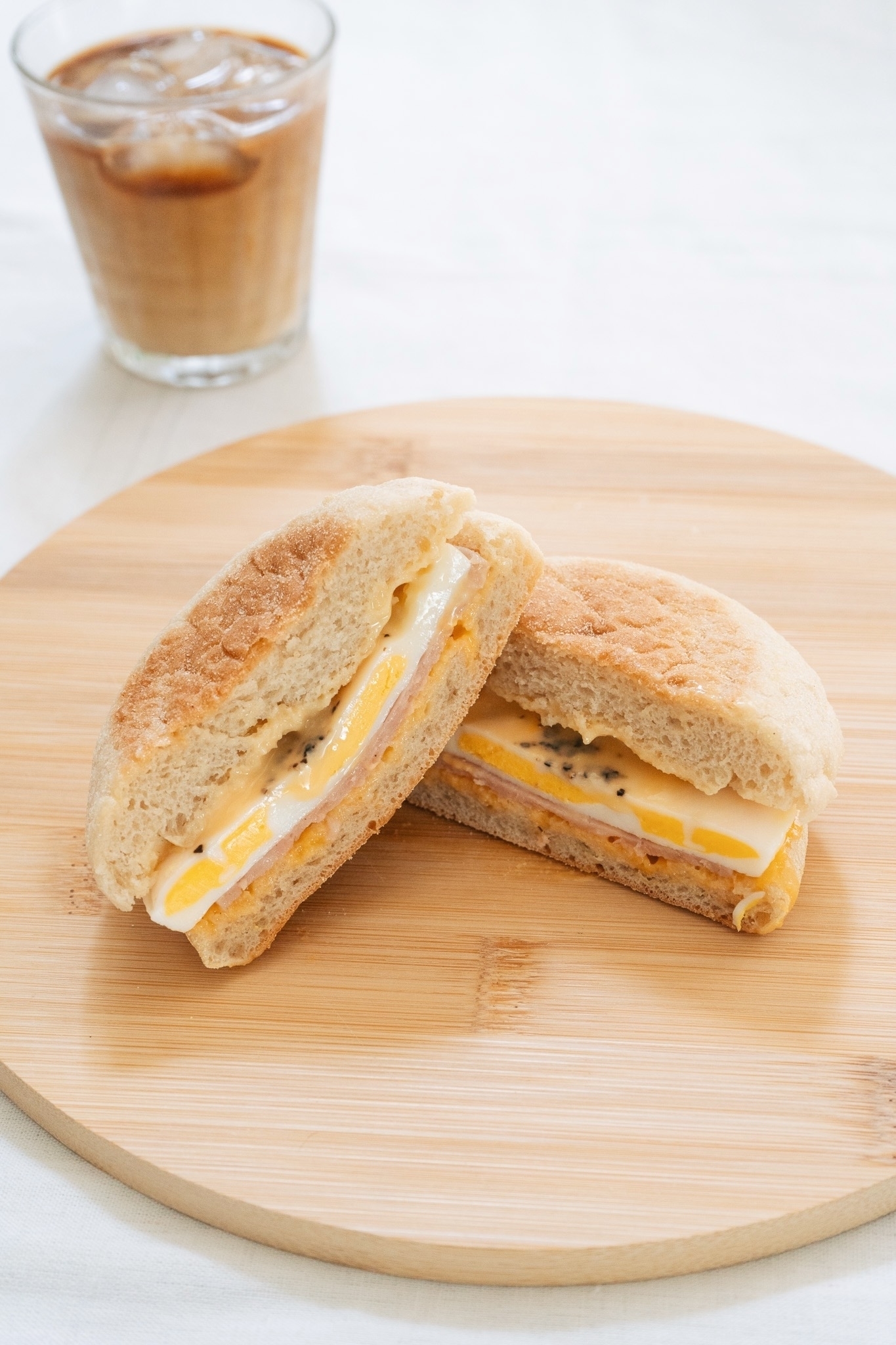 セブン-イレブンのおすすめフード「ソーセージエッグマフィン」