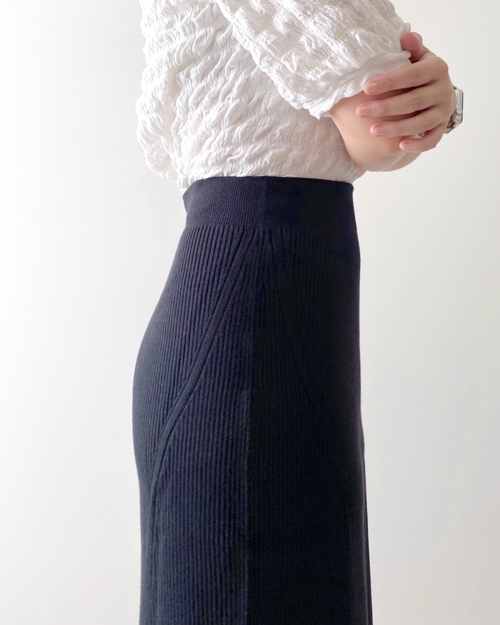 UNIQLO（ユニクロ）のおすすめスカート「3Dスフレヤーンリブサイドスリットスカートスムース」
