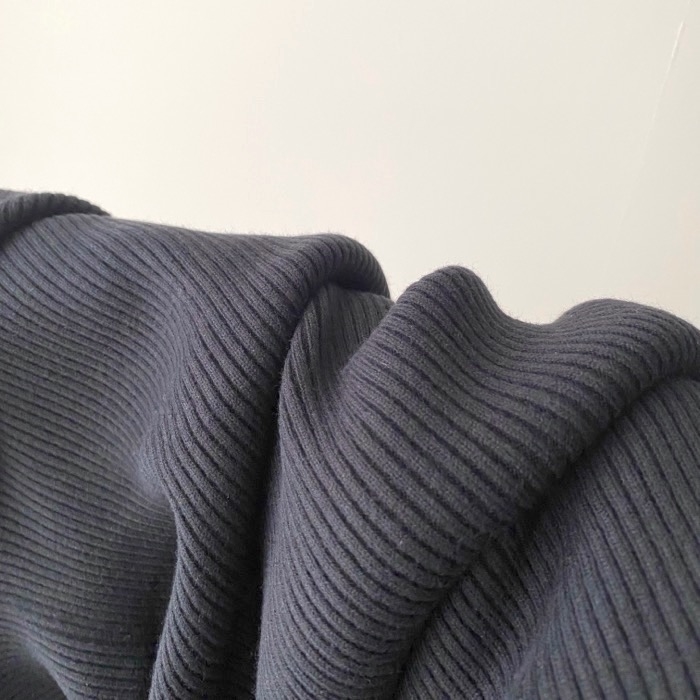 UNIQLO（ユニクロ）のおすすめスカート「3Dスフレヤーンリブサイドスリットスカートスムース」