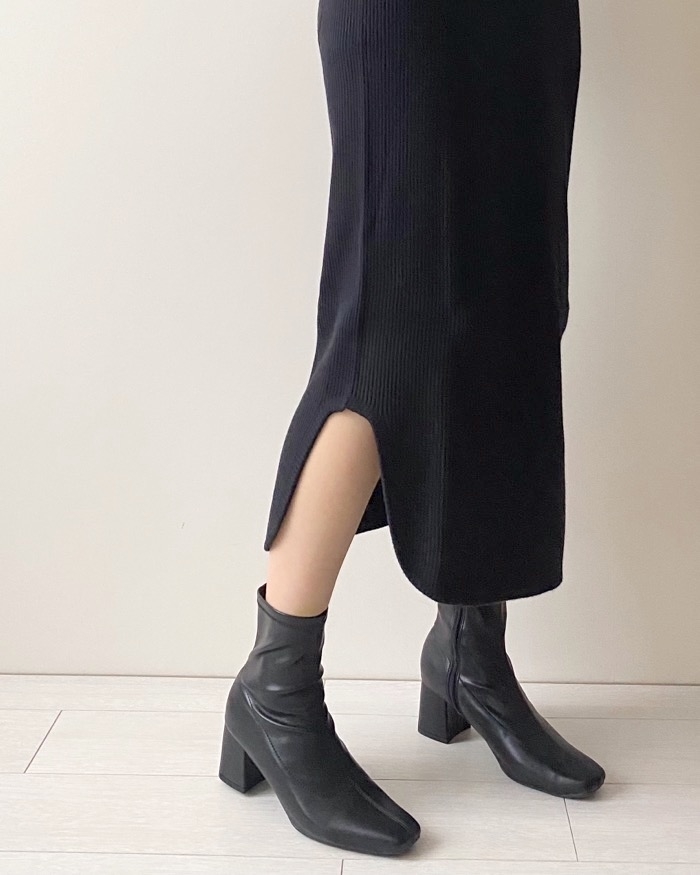 UNIQLO（ユニクロ）のおすすめスカート「3Dスフレヤーンリブサイドスリットスカートスムース」