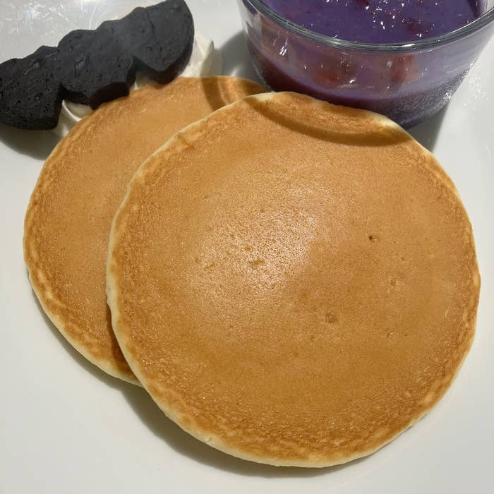 IKEA(イケア)のおすすめフード「かけて楽しい!魔女のベリーパンケーキ」