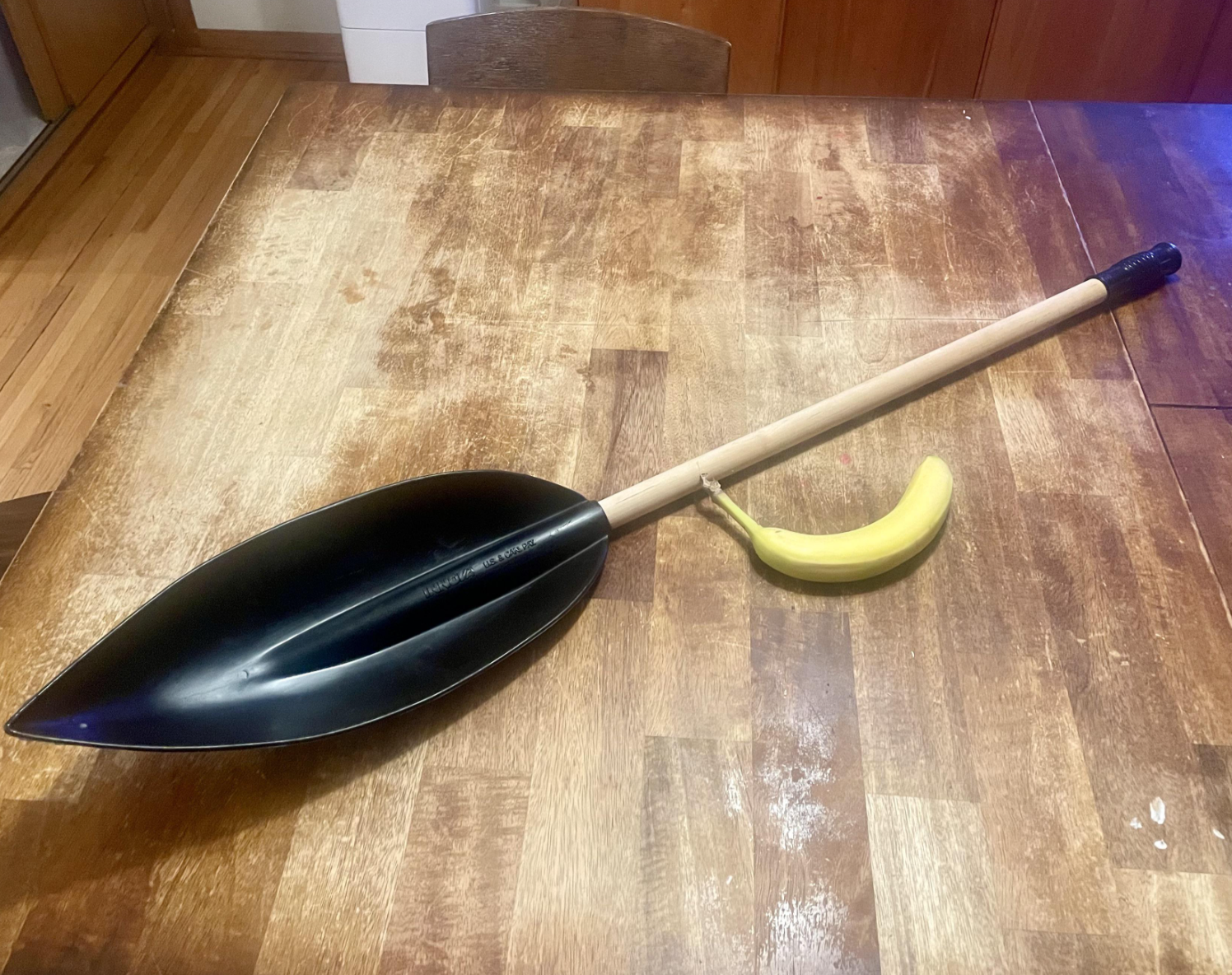 the shovel looks like a leaf