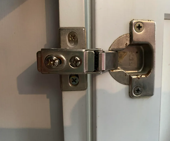 soft close cabinet hinge on a cabinet door