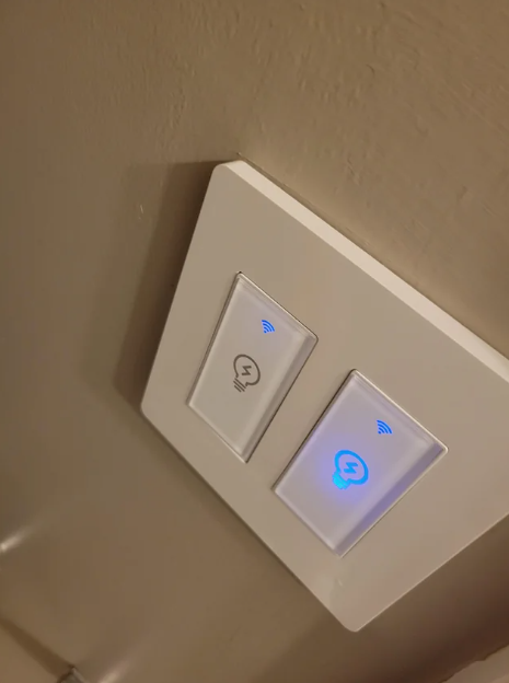 wall plate for light switch without any screws on the outside