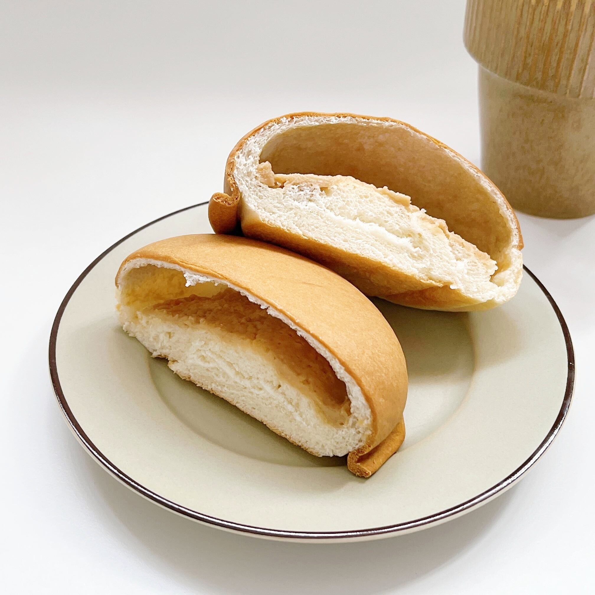 FamilyMart(ファミリーマート)のオススメのパン「もちっと食感のイタリア栗パン」