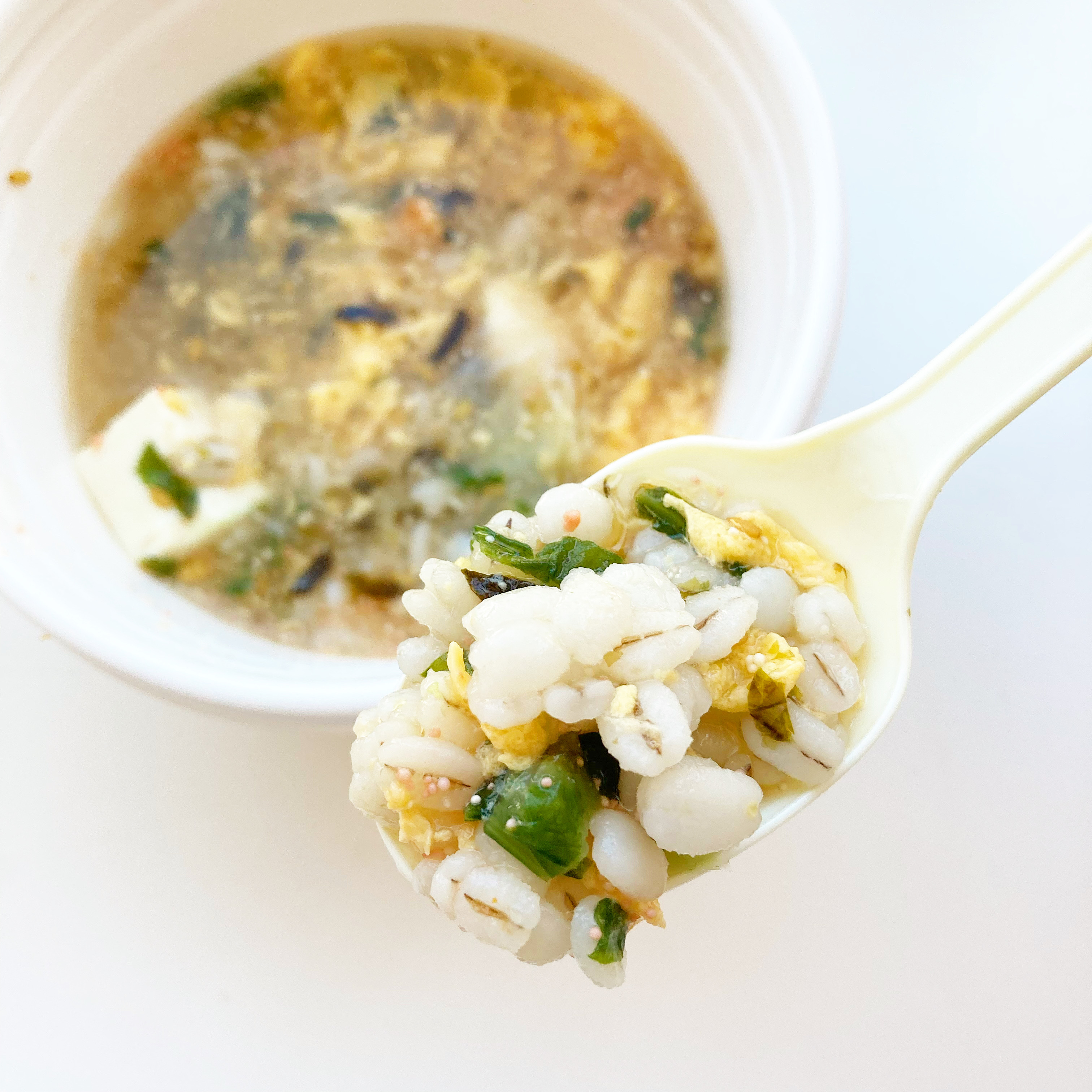 FamilyMart(ファミリーマート)の新商品「雑穀入り 明太子と野沢菜のだし茶漬け」