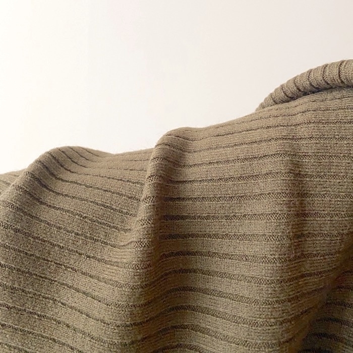 GU(ジーユー)のおすすめアイテム「リブハーフジップセーター(長袖)Q」