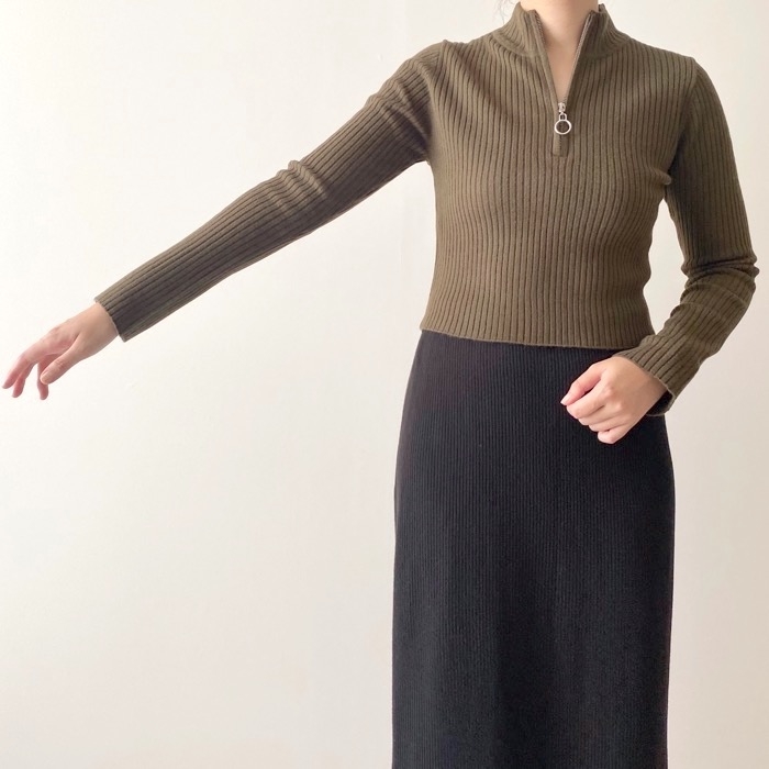 GU(ジーユー)のおすすめアイテム「リブハーフジップセーター(長袖)Q」