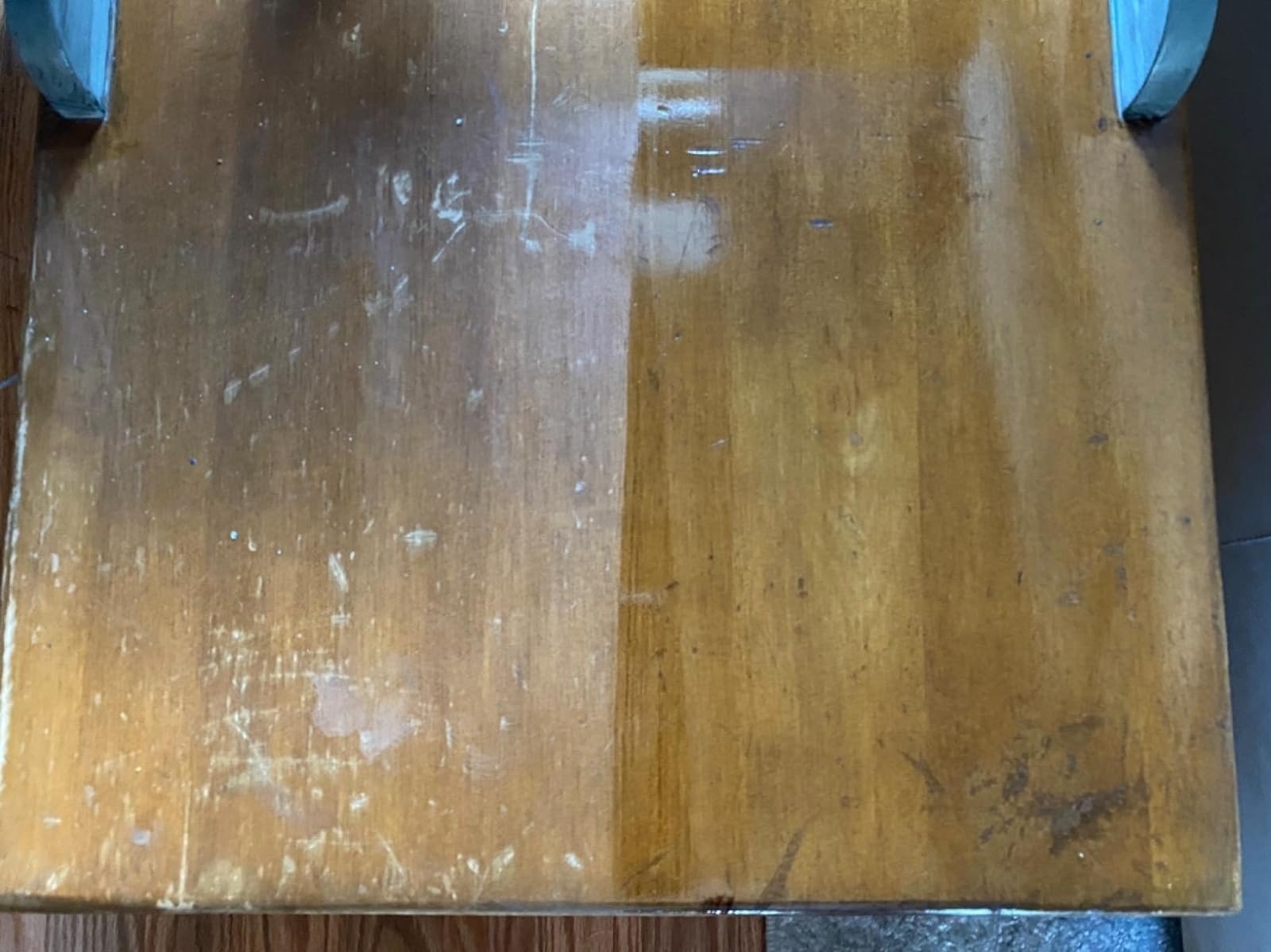 Before and after of wood restorer