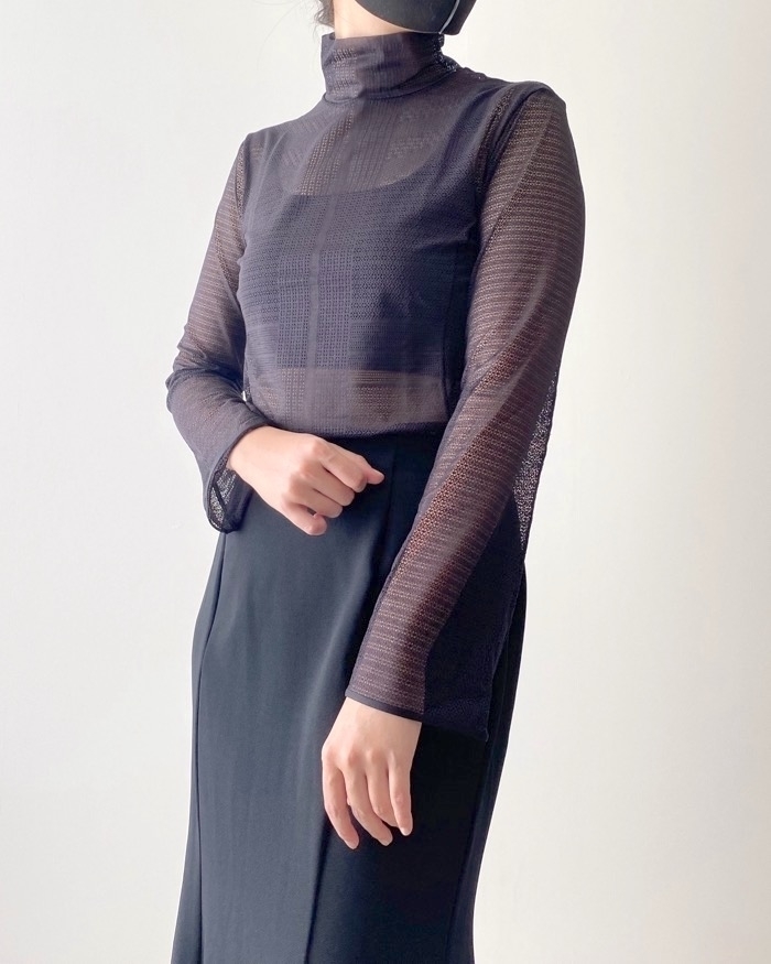 UNIQLO(ユニクロ)のオススメのトップス「メッシュハイネックT(長袖)」