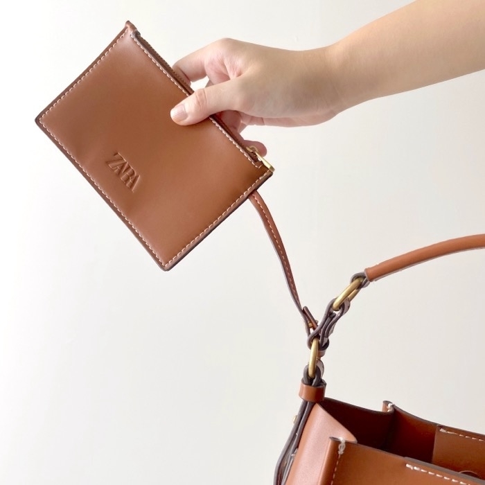 ZARA（ザラ）のおすすめバッグ「トップステッチ バケットバッグ」