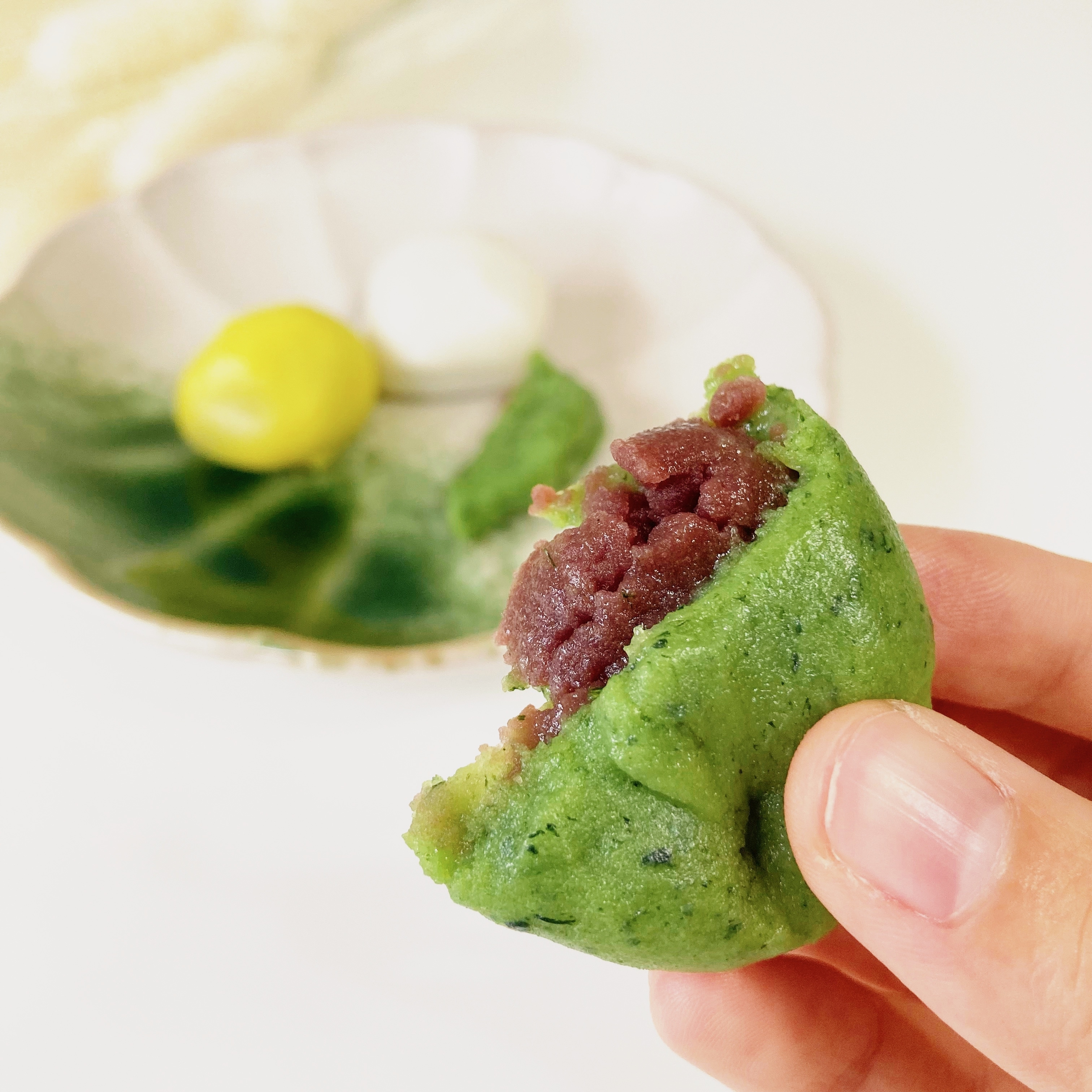 セブン-イレブンの秋スイーツ「秋の三色団子 こしあん入り」