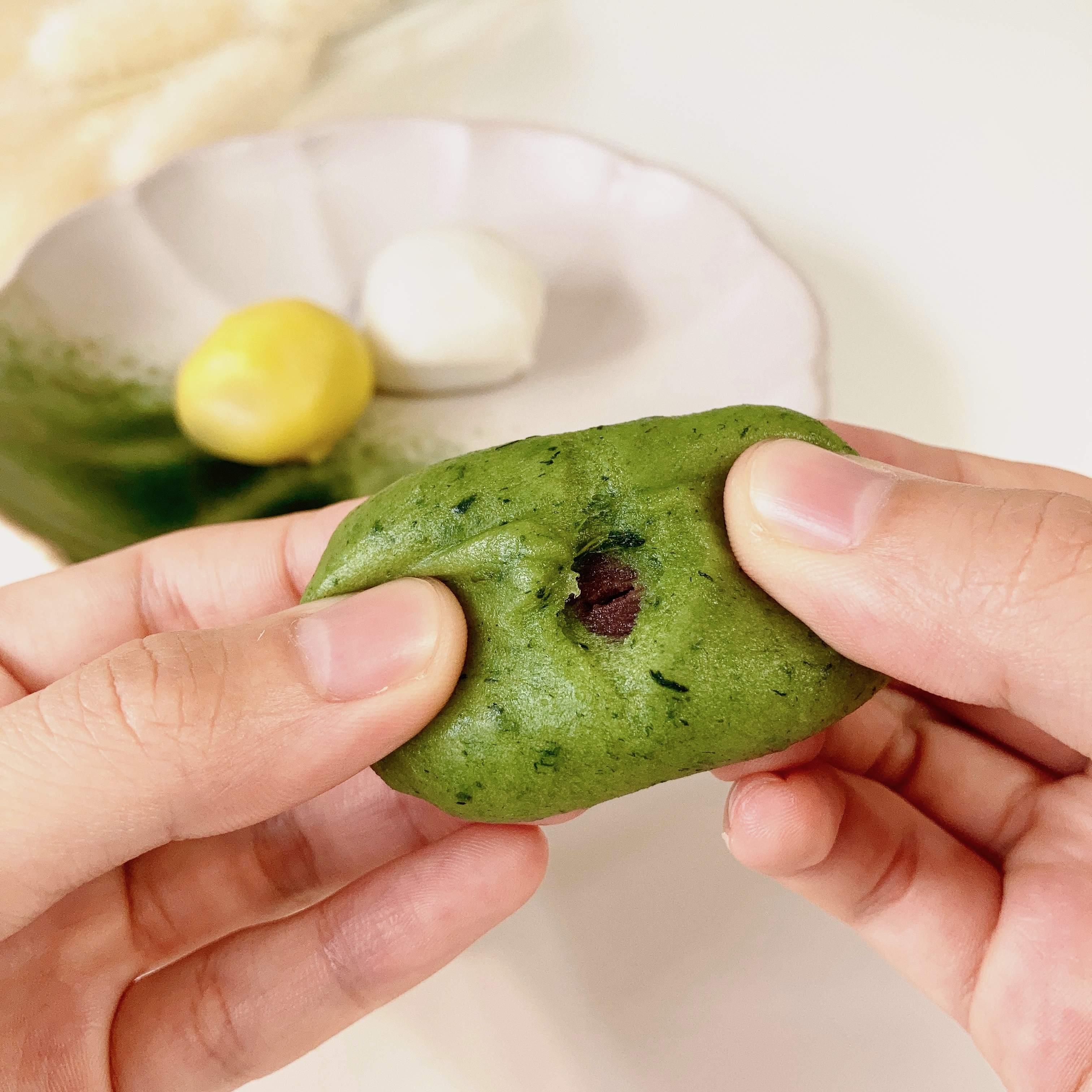 セブン-イレブンの秋スイーツ「秋の三色団子 こしあん入り」