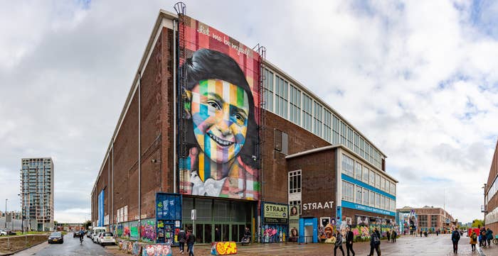 anne frank mural