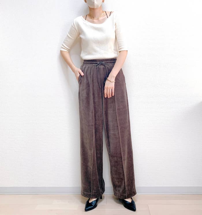 niko and…(ニコアンド)のおすすめのレディースアイテム「ラビットタッチベロアパンツ」