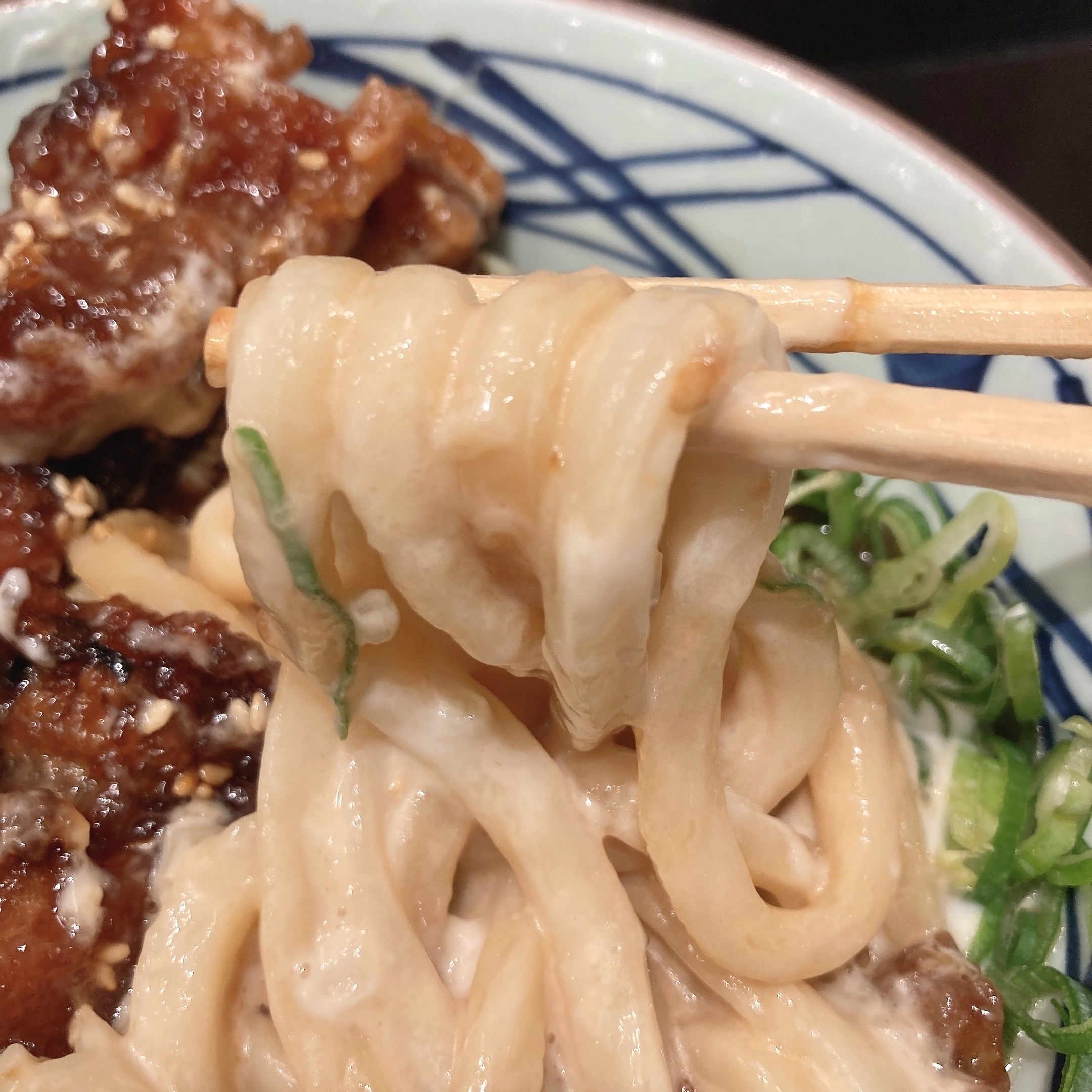 丸亀製麺のオススメの期間限定メニュー「てりやきタル鶏ぶっかけうどん」