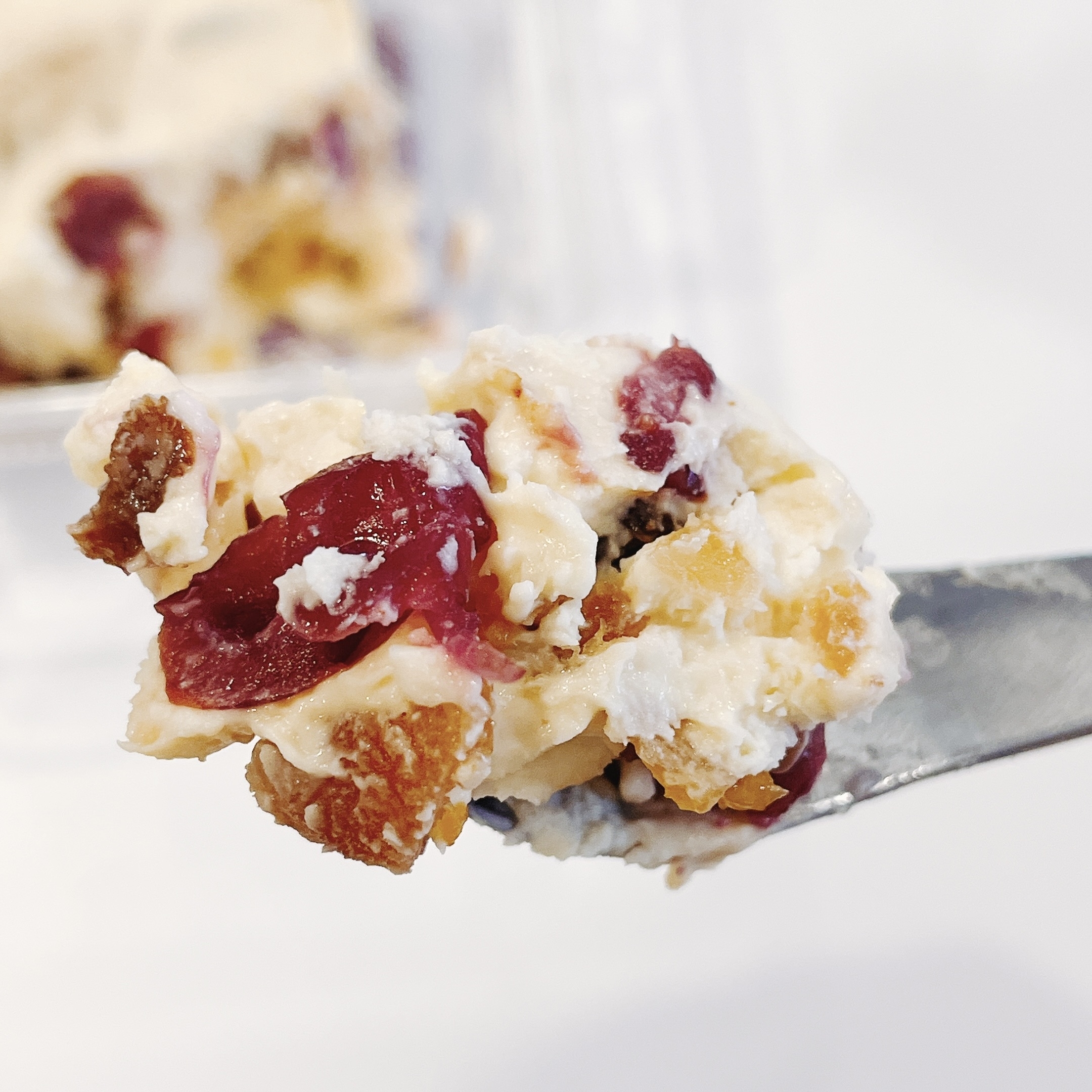 成城石井のオススメの商品「4種ドライフルーツのクリームチーズ」