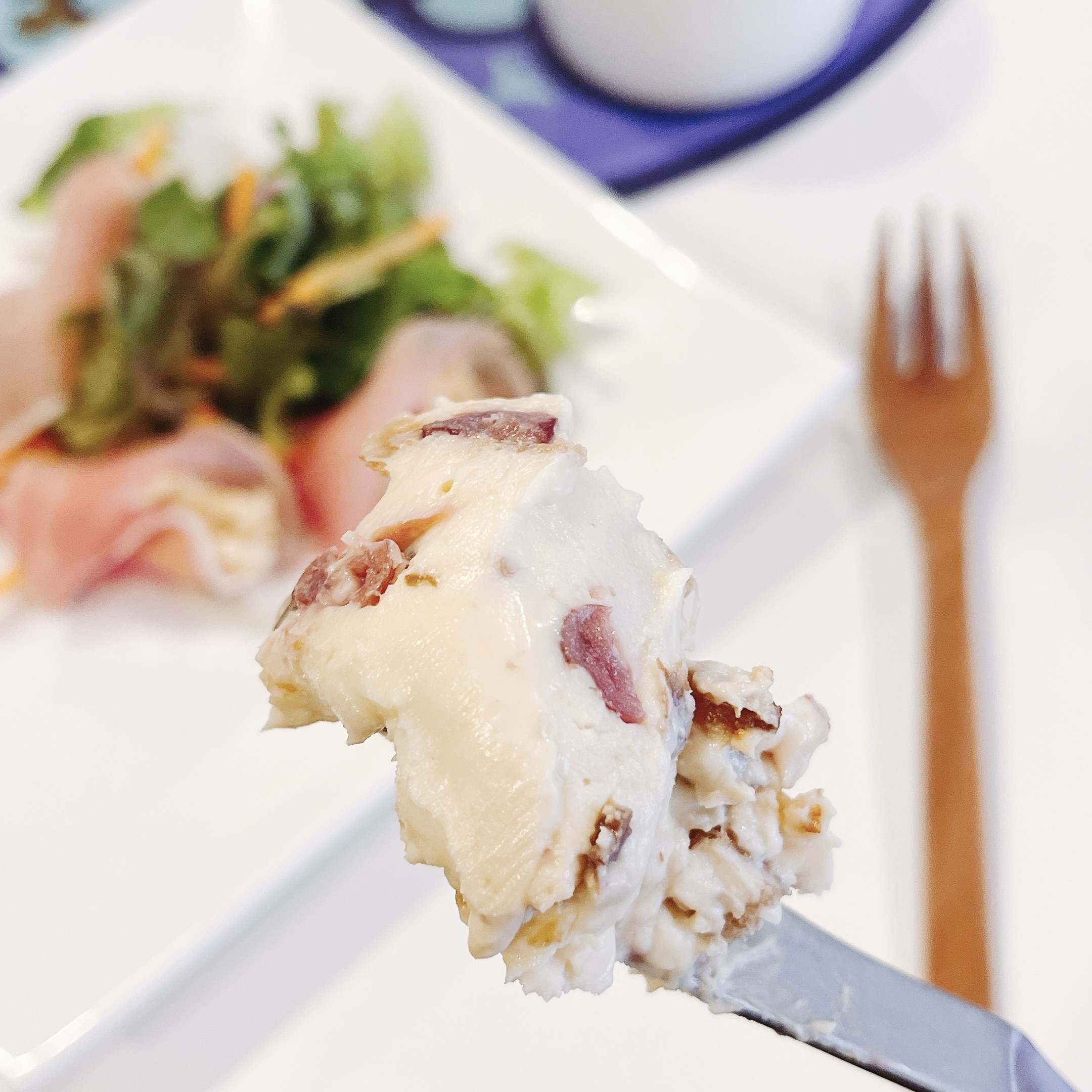 成城石井のオススメの商品「4種ドライフルーツのクリームチーズ」