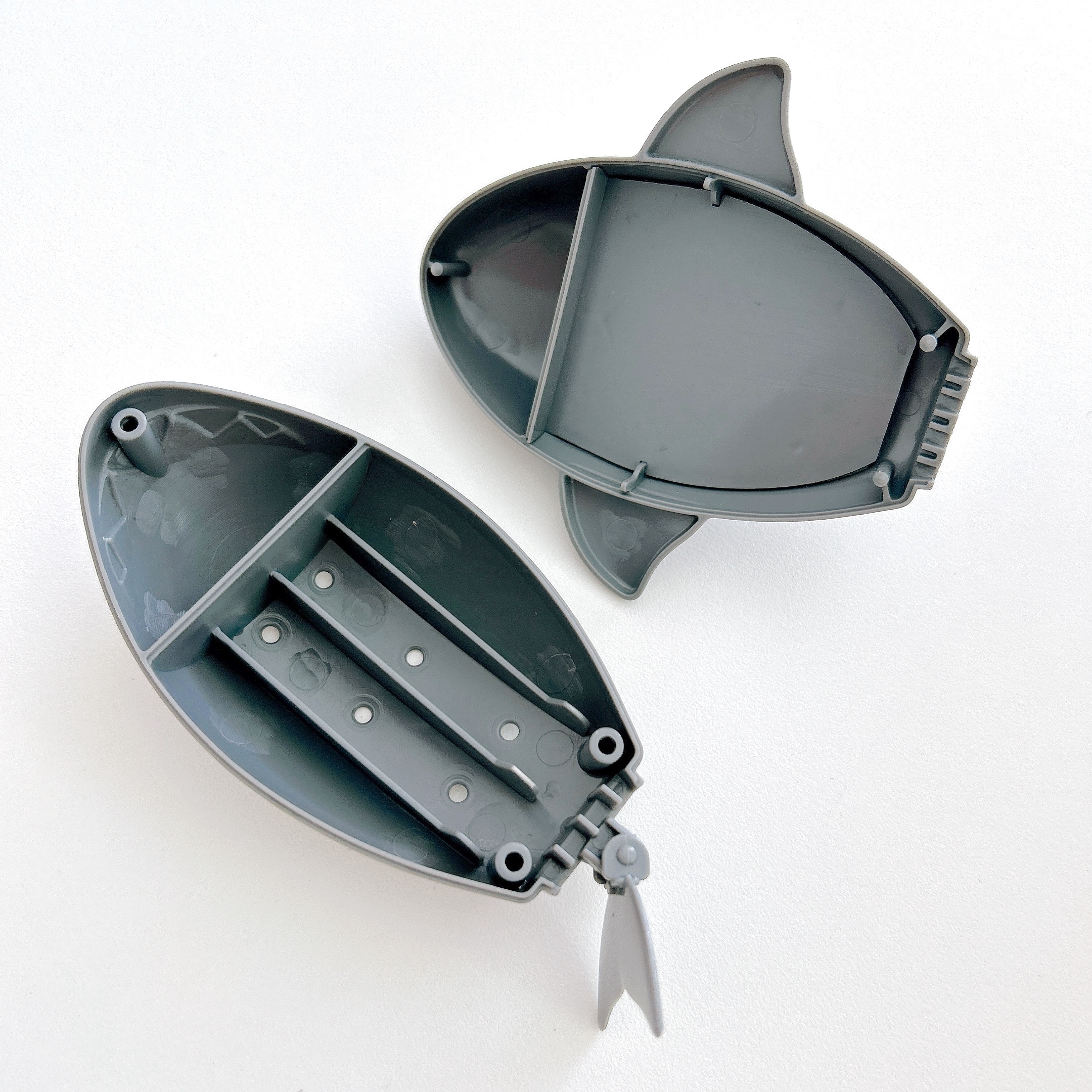 DAISO(ダイソー)のおすすめオモチャ「すすむシャーク」