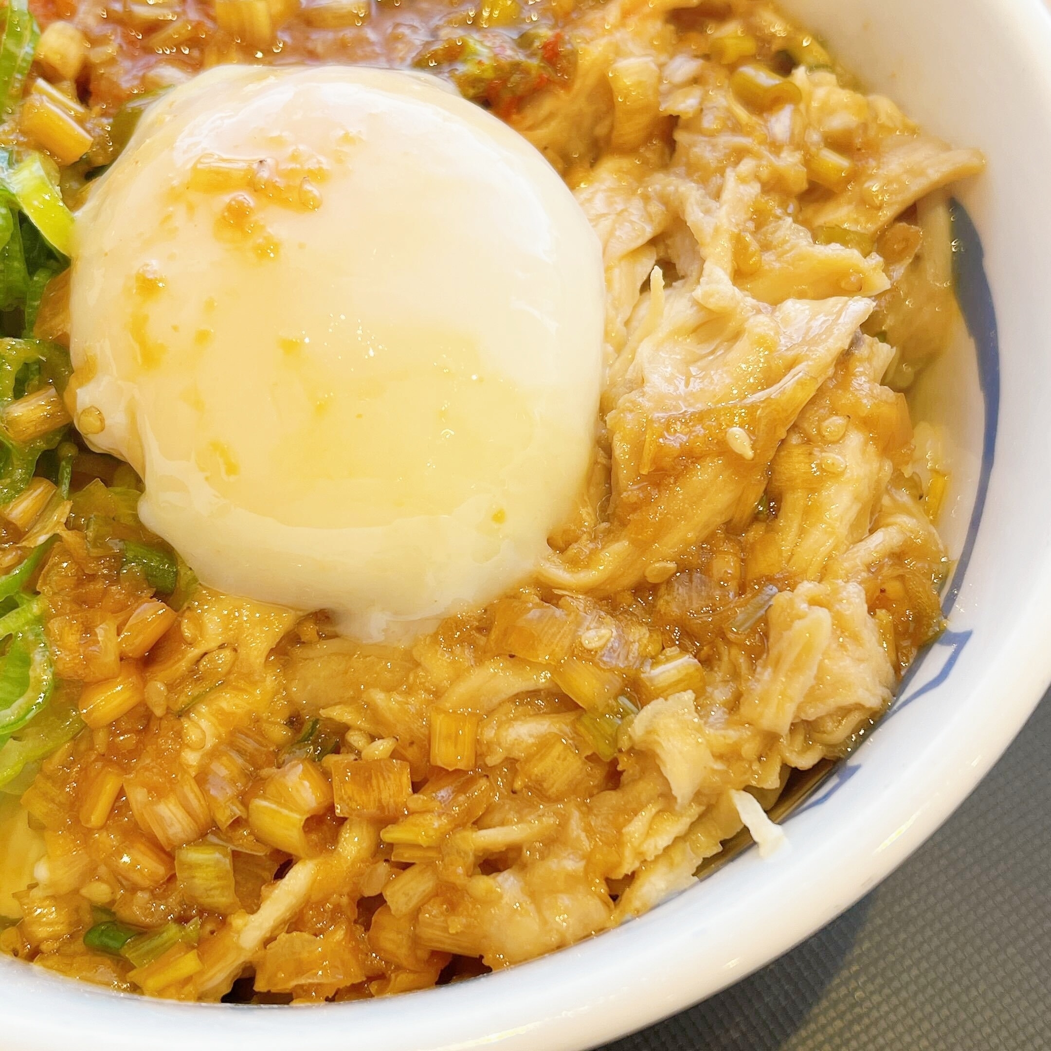 松屋のオススメの期間限定メニュー「鶏肉飯」