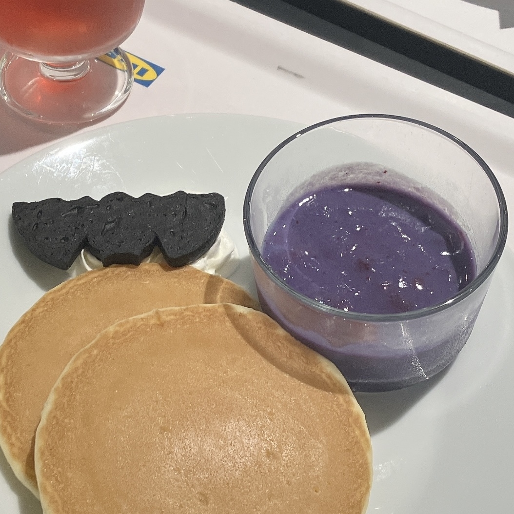 IKEA(イケア)のおすすめフード「かけて楽しい!魔女のベリーパンケーキ」