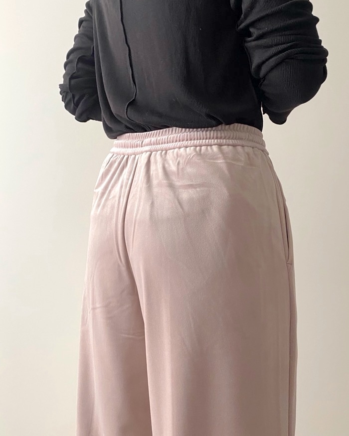 GU（ジーユー）のおすすめアイテム「ベロアプルオンパンツ+E（セットアップ可能）」
