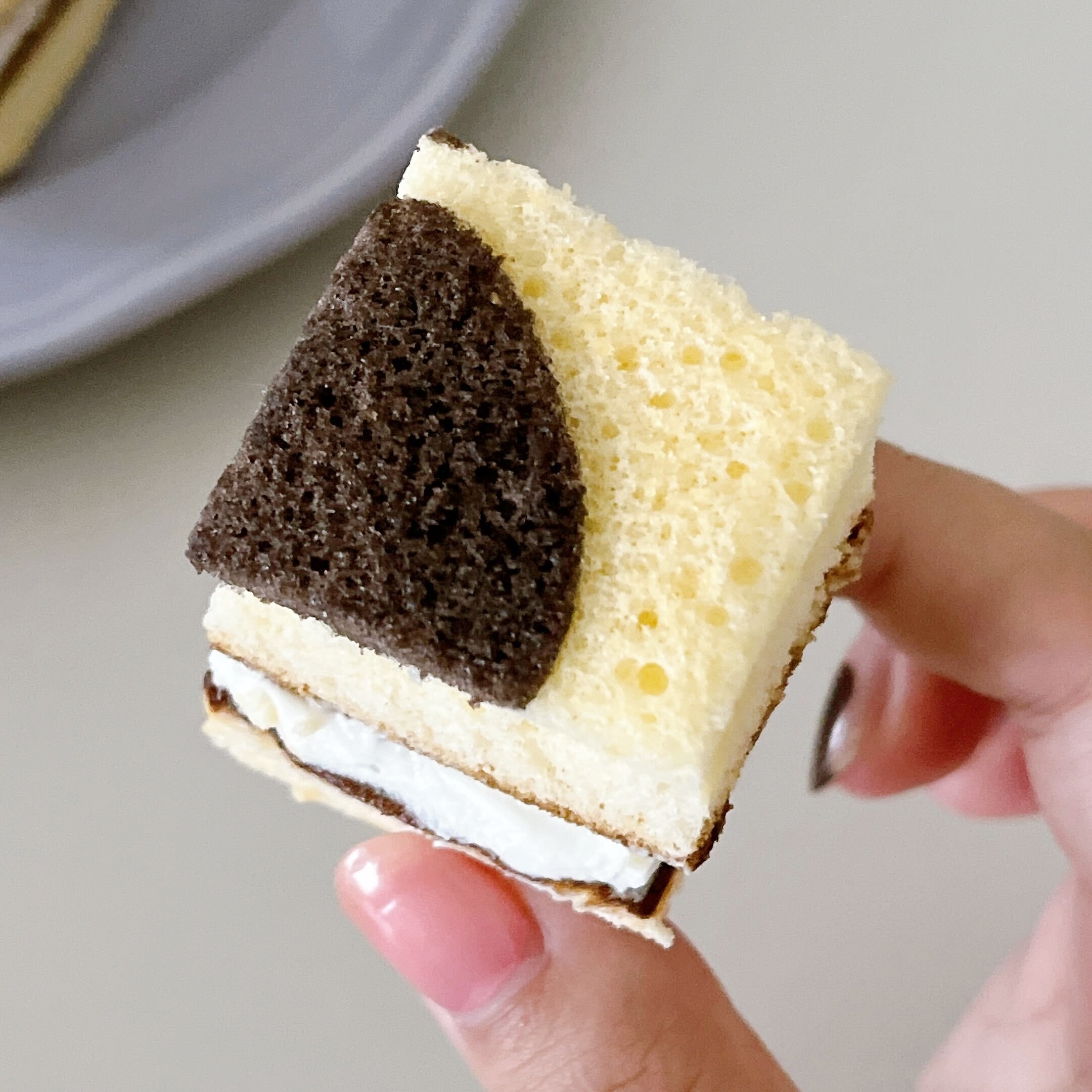 セブン-イレブンのオススメのスイーツ「7プレミアム バニラクリームサンド2個入」