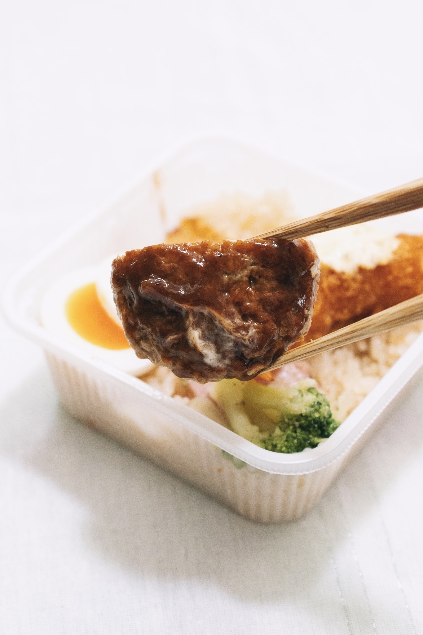 セブンのオススメグルメ「一膳ごはん 洋食ランチ」