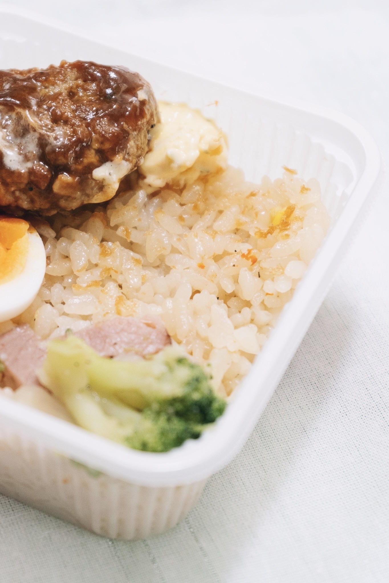 セブンのオススメグルメ「一膳ごはん 洋食ランチ」