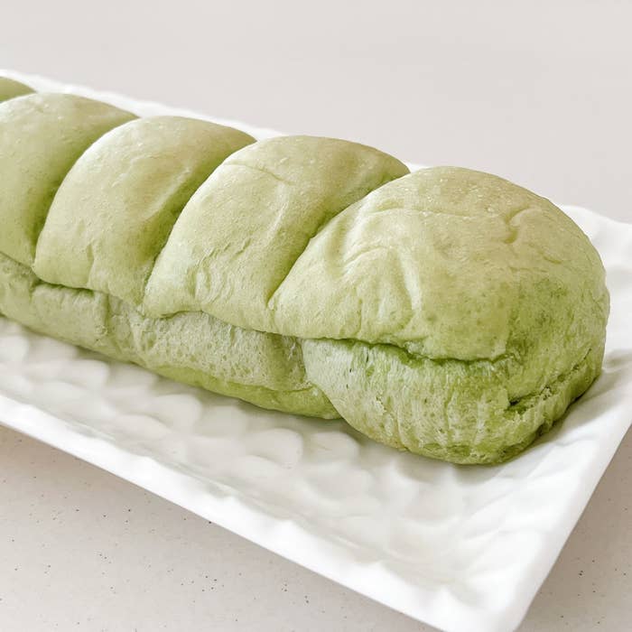 セブン-イレブンのオススメのパン「滋賀県産小麦使用 モリヤマメロンジャムのちぎりパン」