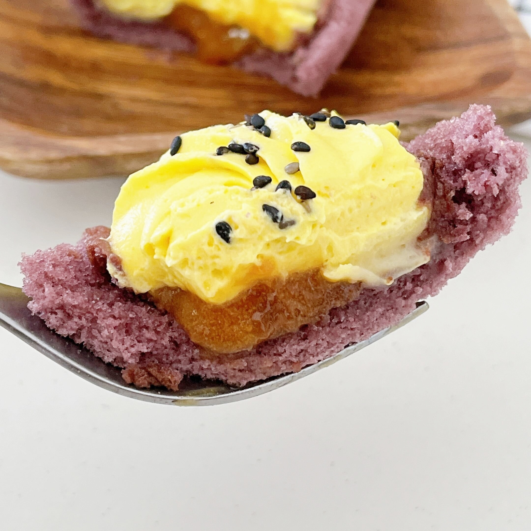 セブン-イレブンのオススメのスイーツ「おいもれっと おいもホイップ＆カラメルソース」