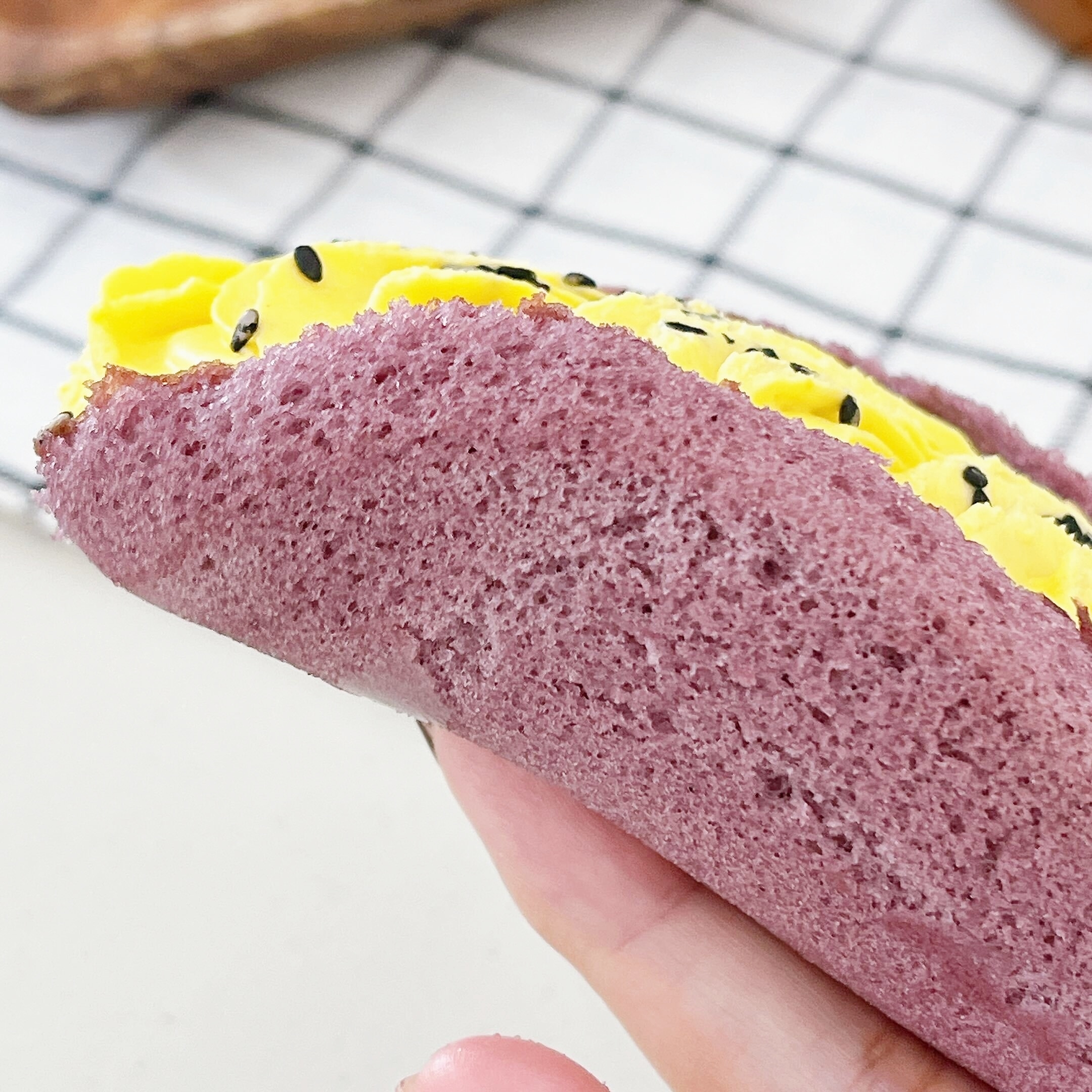 セブン-イレブンのオススメのスイーツ「おいもれっと おいもホイップ＆カラメルソース」