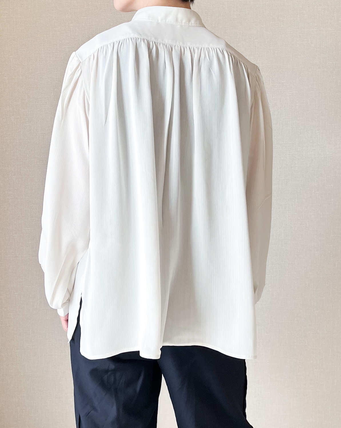 UNIQLO(ユニクロ)のおすすめアイテム「ボリュームスリーブブラウス(長袖)」