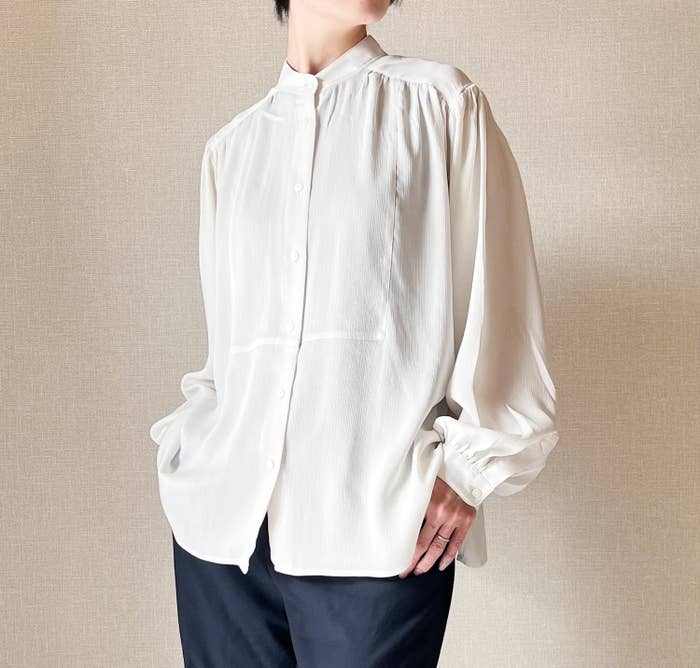 UNIQLO（ユニクロ）のおすすめアイテム「ボリュームスリーブブラウス（長袖）」