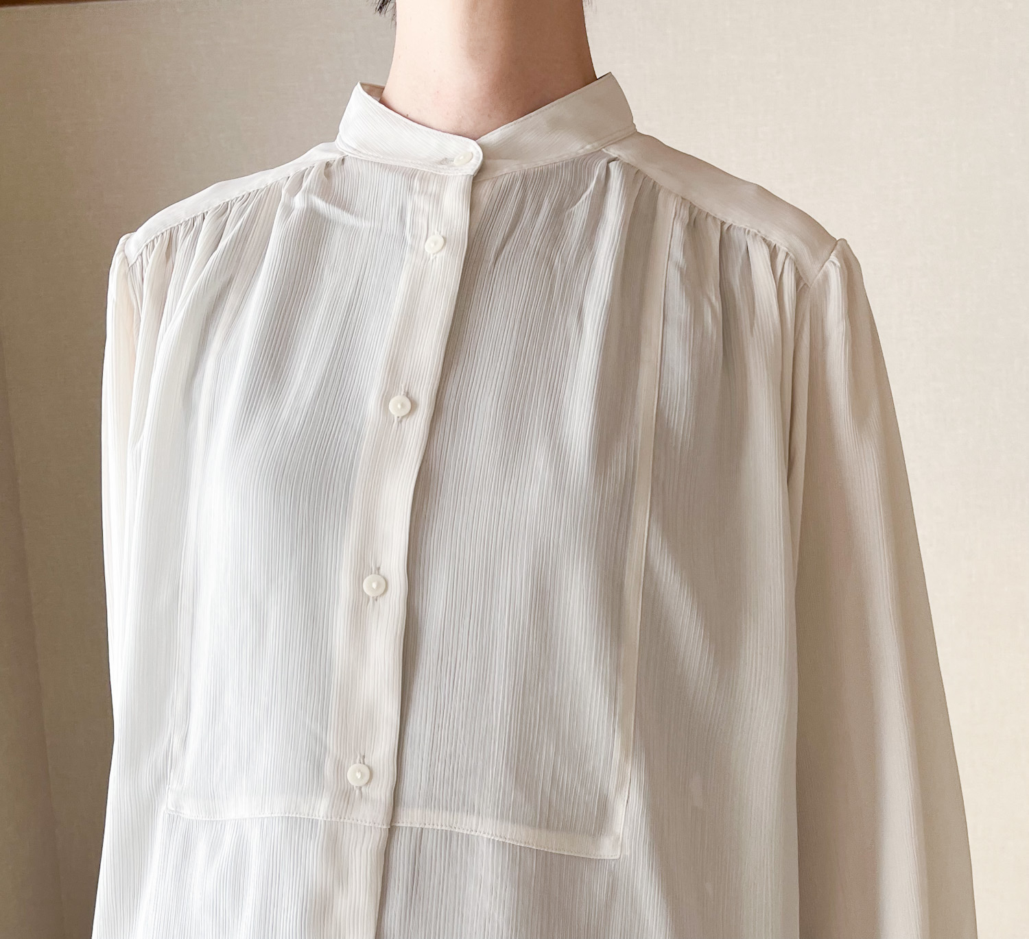 UNIQLO（ユニクロ）のおすすめアイテム「ボリュームスリーブブラウス（長袖）」